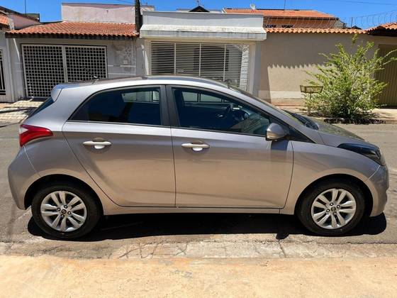 HYUNDAI HB20 1.6 COMFORT PLUS 16V FLEX 4P MANUAL